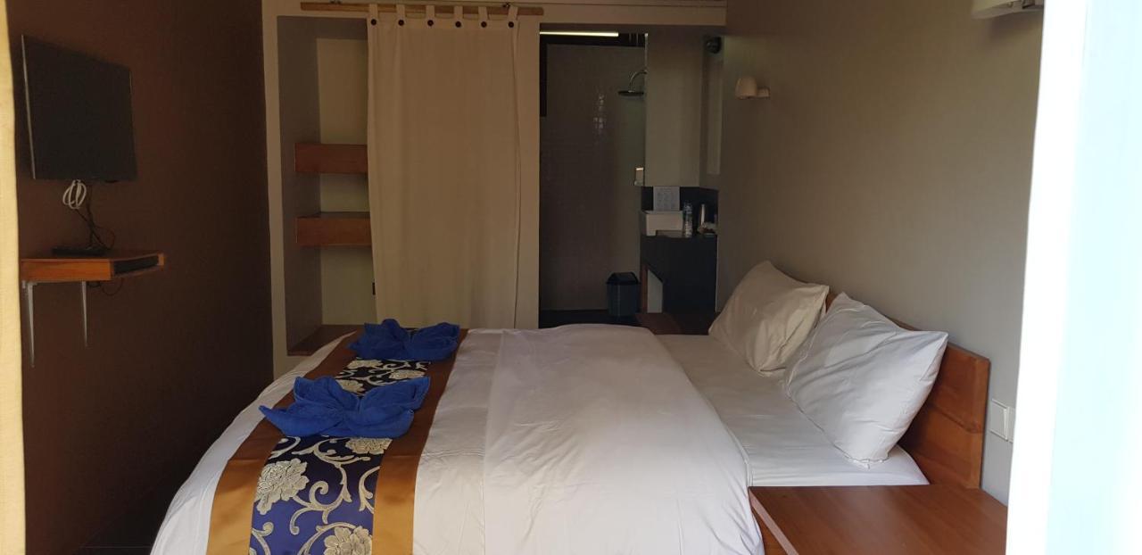 Hotel Blue Parrot Labuan Bajo Zewnętrze zdjęcie