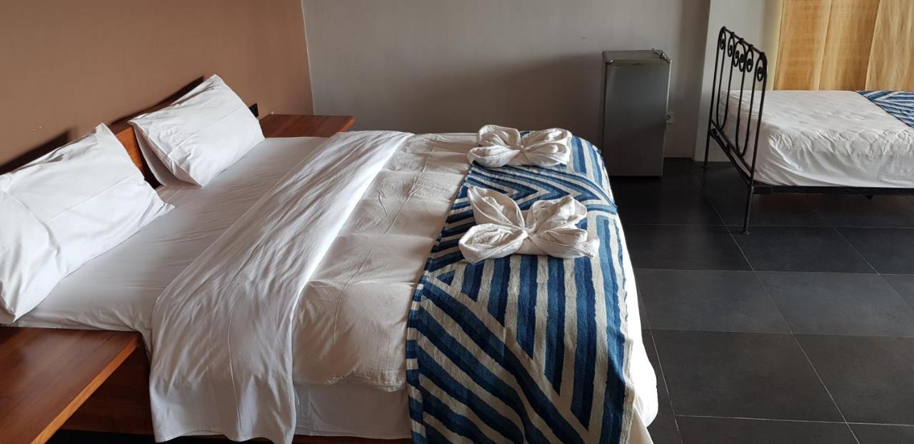 Hotel Blue Parrot Labuan Bajo Zewnętrze zdjęcie