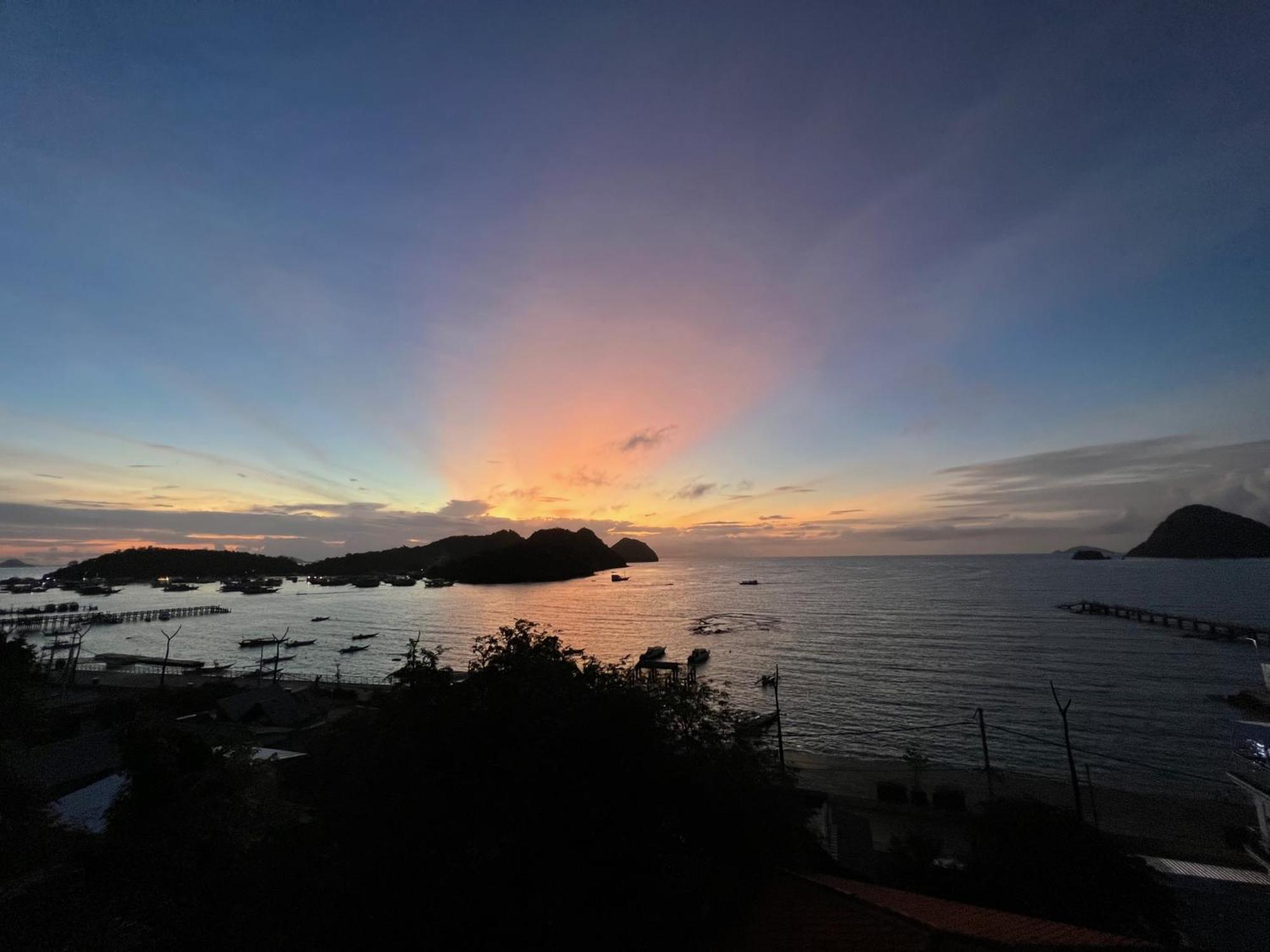 Hotel Blue Parrot Labuan Bajo Zewnętrze zdjęcie