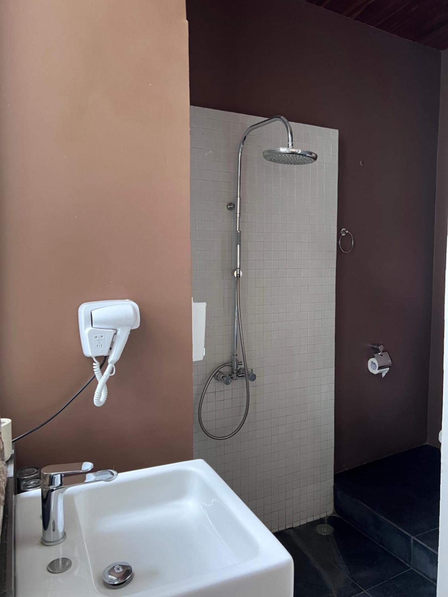 Hotel Blue Parrot Labuan Bajo Zewnętrze zdjęcie
