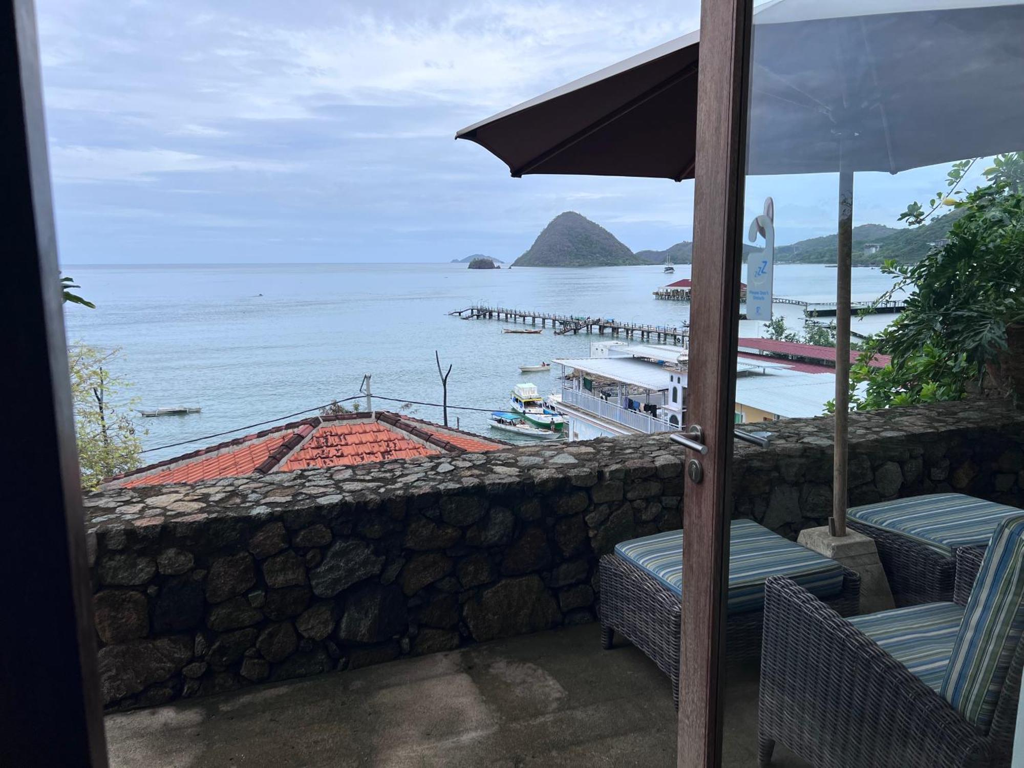 Hotel Blue Parrot Labuan Bajo Zewnętrze zdjęcie