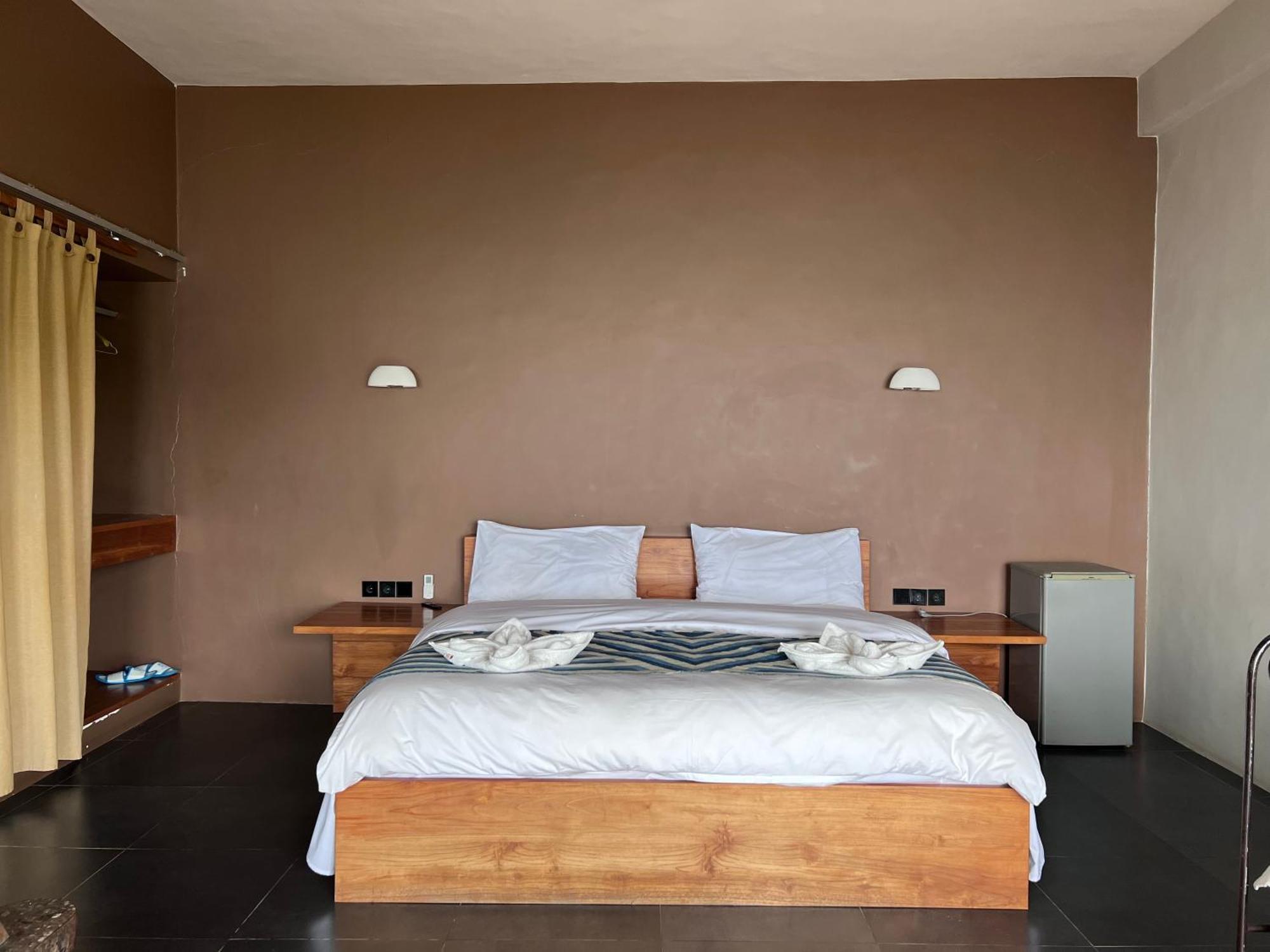 Hotel Blue Parrot Labuan Bajo Zewnętrze zdjęcie
